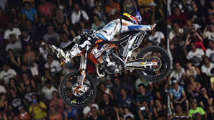 Θα κάνει τρεις, τις συνεχόμενες νίκες του στο Red Bull X-Fighters του 2014, ο Levi Sherwood; Ή μήπως ήρθε η ώρα του Pages;